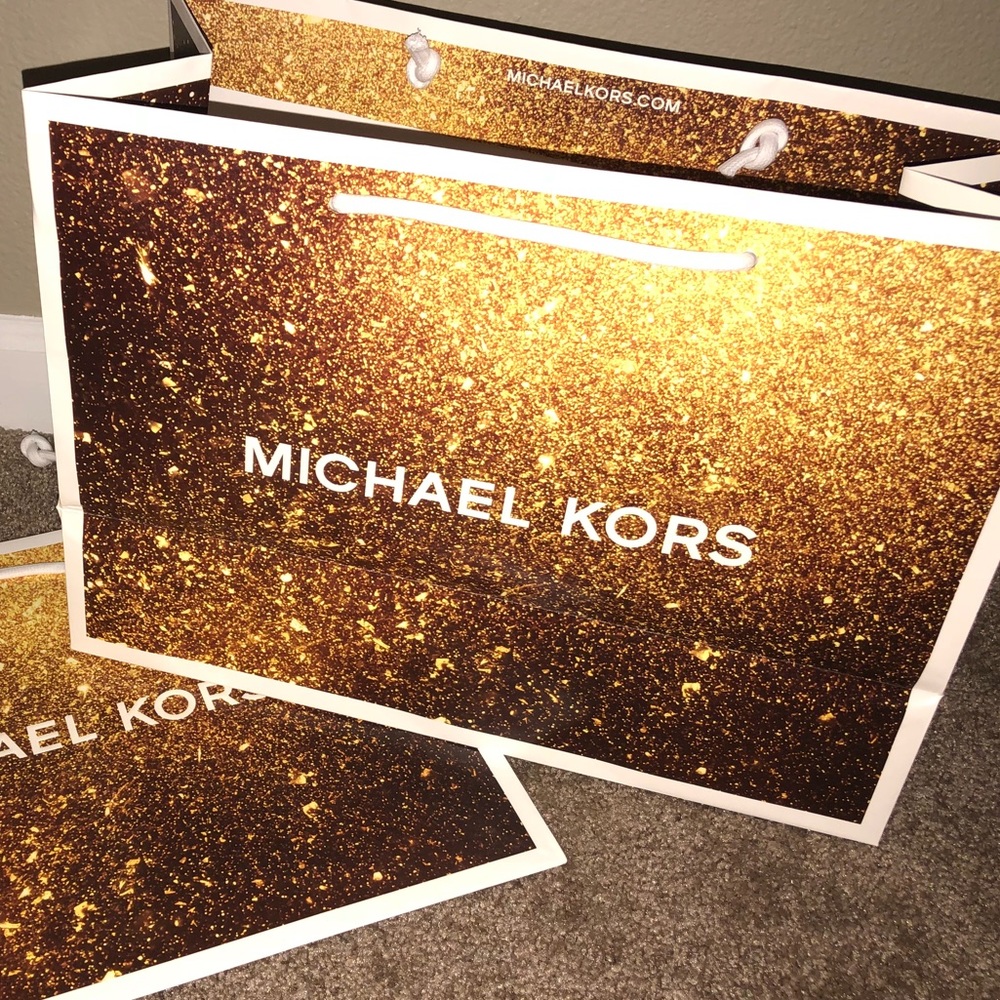 Michael Kors - Picture 3 of 3